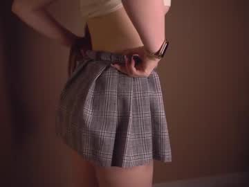 girl
        belletesla cam image #153752