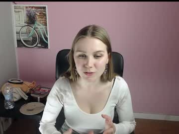 girl
        nextdoorgir_l cam image #80322