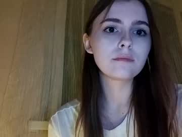 girl
        jennyjansen cam image #114727