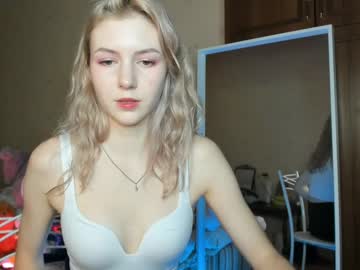 girl
        shawty_girl_ cam image #195880