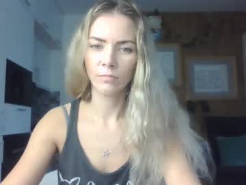 girl
        kessiecage cam image #152973