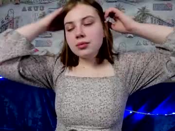 girl
        ruth_sky cam image #28085