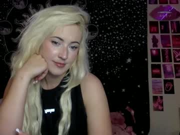 girl
        badbarbiebaby cam image #153022