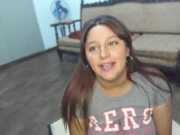 couple
        hotfiveroom cam image #77988