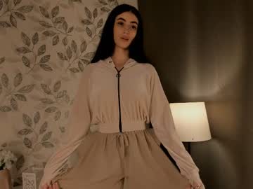 girl
        luccy_bell_ cam image #112216
