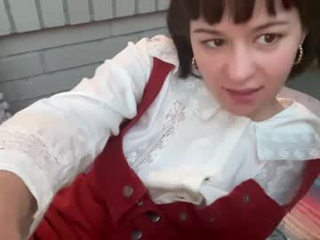 girl
        olive__nextdoor cam image #91025