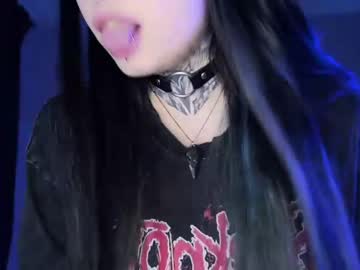 girl
        i_died_again cam image #84654