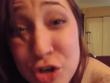 couple
        pikabewbs_magikock cam image #136792