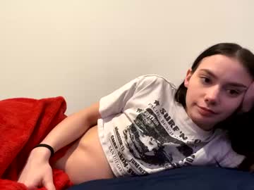 girl
        destiny_yvng cam image #150700