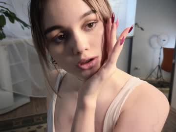 girl
        lornabyfield cam image #149931