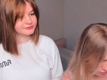 couple
        chelsea_dream_ cam image #171514