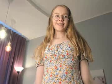 girl
        peggybanwell cam image #175290