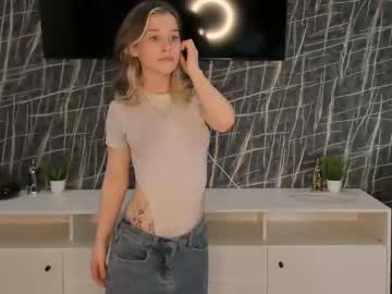 girl
        lynnatlee cam image #159871