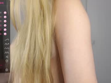 girl
        snow_baby__ cam image #112688