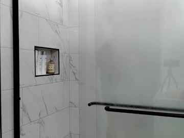 couple Sex Cam Older Woman with mistie_hightops