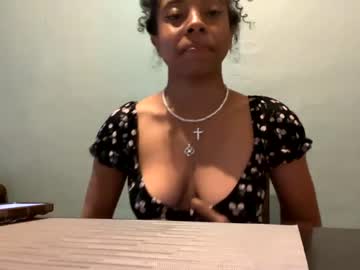 girl
        ari___yauna cam image #63352