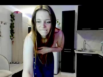 girl
        molly_kisskiss cam image #98935