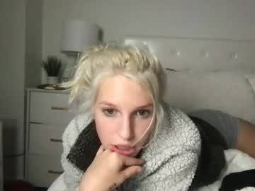 couple
        britbaexo cam image #121498