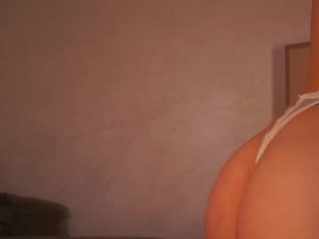 girl
        mist_mia cam image #265666