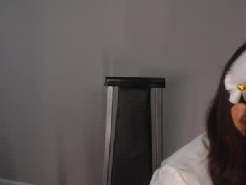 girl
        younayuna cam image #265568