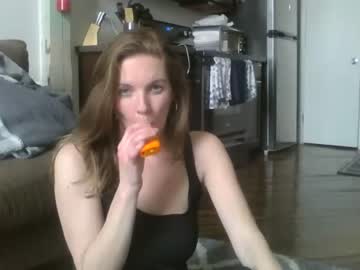 girl
        cloverqueen21 cam image #157999