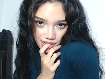 girl
        princessluna__ cam image #166880