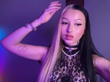 girl
        jadesuzieof cam image #194723