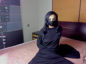 girl
        habibi_moon cam image #219531