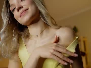 girl
        darlineash cam image #230020