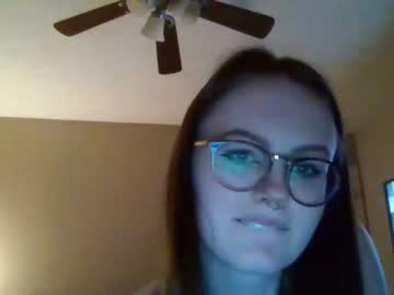 girl
        kitty__kitty__ cam image #45491