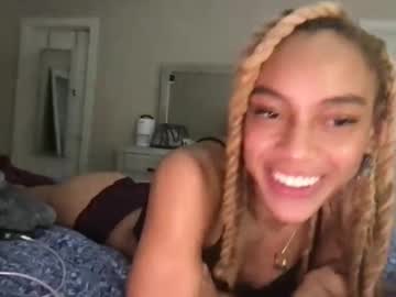 girl
        nalasworld33 cam image #179232