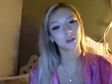 girl
        katlatte cam image #132179