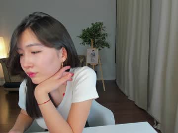 girl
        natsumiito cam image #131878