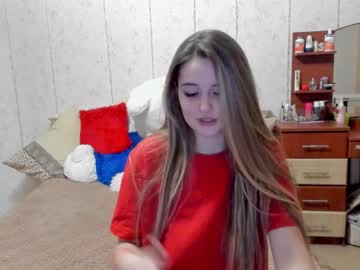 girl
        emmika_ cam image #27908