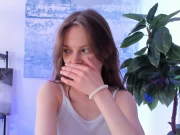 girl
        millamorni cam image #95716