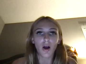 girl
        goodgirlliv cam image #260719