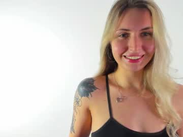 girl
        frosty_flame cam image #233550
