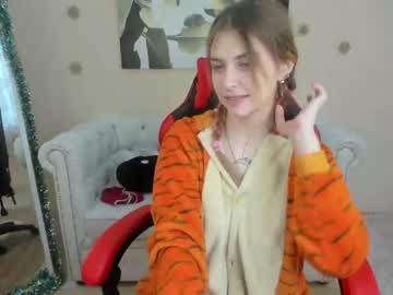 girl
        kaleriaminx cam image #44671