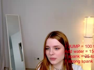 girl
        lily_lii cam image #76504