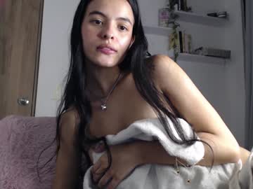 girl
        bella_musee cam image #231110