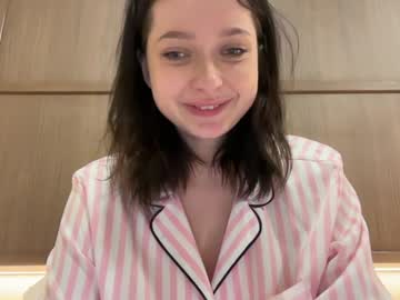 girl
        pileacadieri__ cam image #225212
