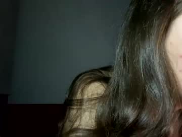 girl
        lunaria2022 cam image #76701