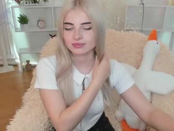 girl
        nika_queen_ cam image #204892