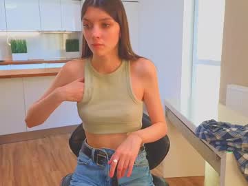 girl
        lucettagibbard cam image #197259