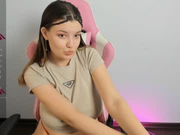 girl
        holly_llina cam image #145320