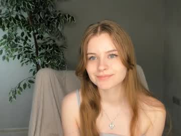 girl
        linettegrandon cam image #237467