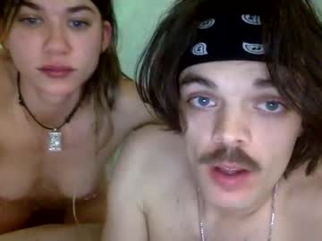couple
        bluntsandblowjobs cam image #146381