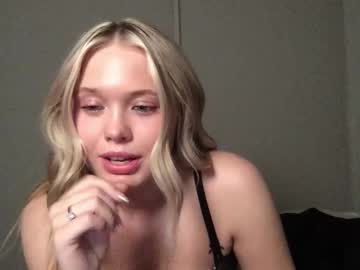 girl
        itsmadisynmae cam image #239376