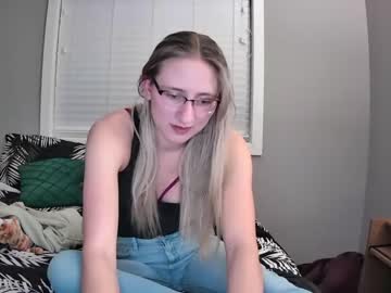 girl
        pixidust7230 cam image #62453