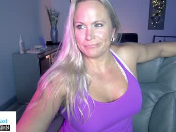 girl
        wondrwomn cam image #38469